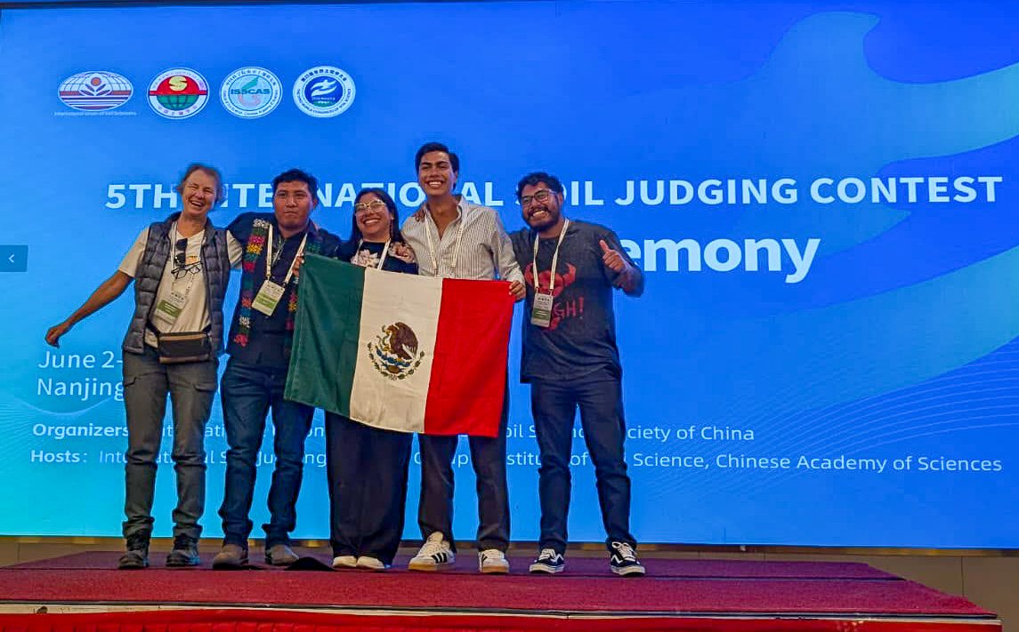Group judging, 6th place: Mexico B