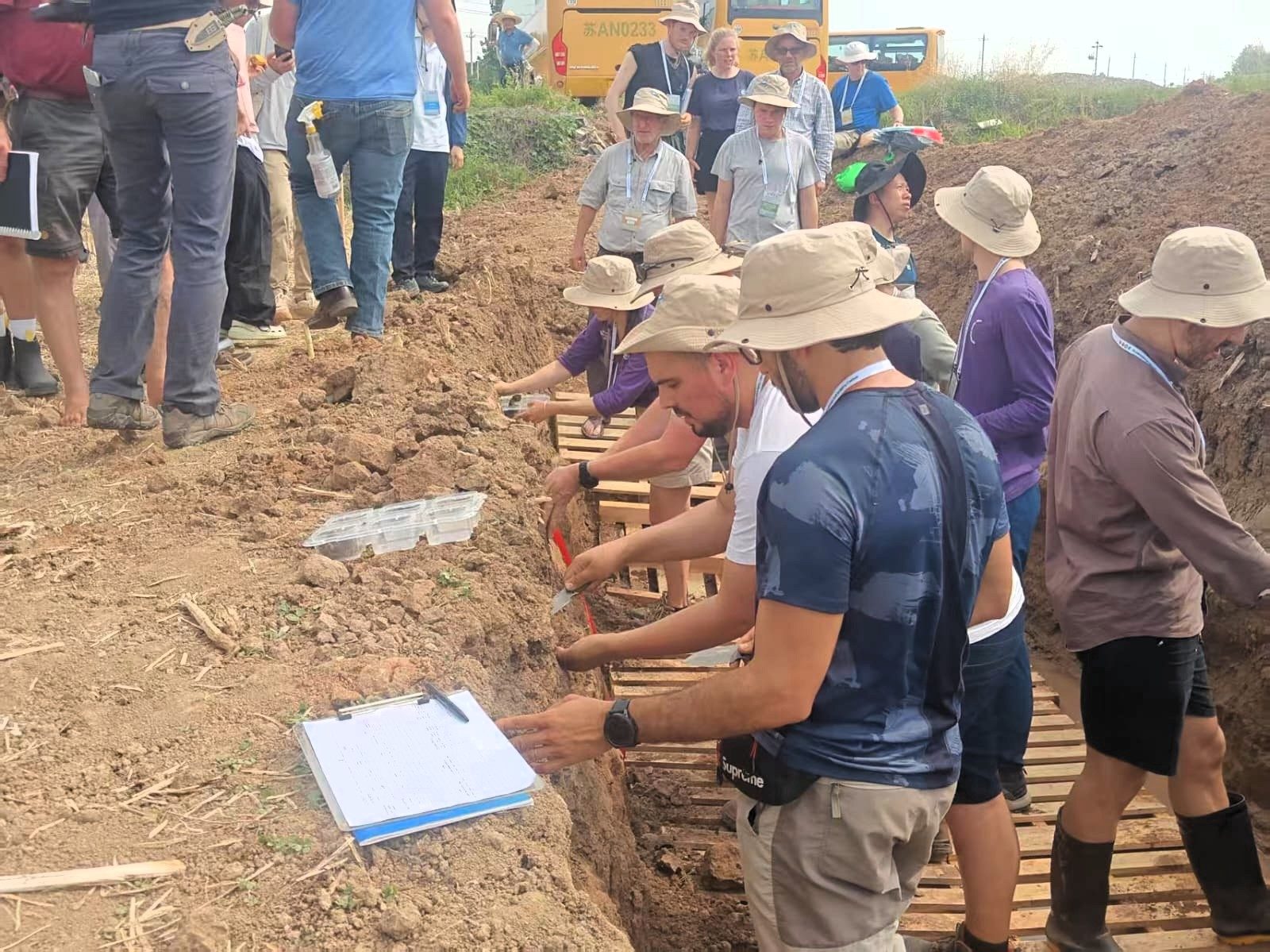 Field training near Nanjing and Jurong, 5th International Soil Judging Contest (12/21)