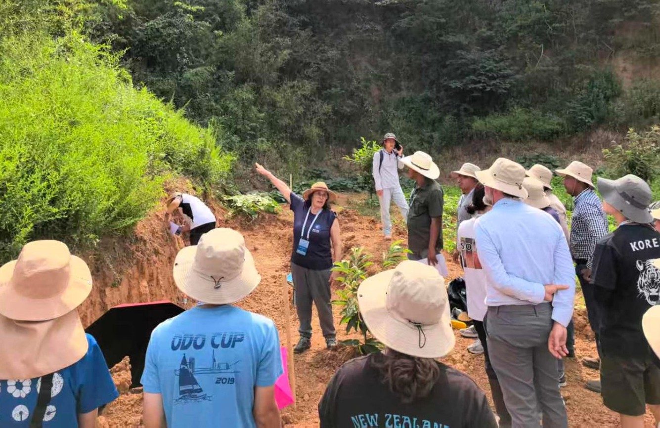 Field training near Nanjing and Jurong, 5th International Soil Judging Contest (14/21)
