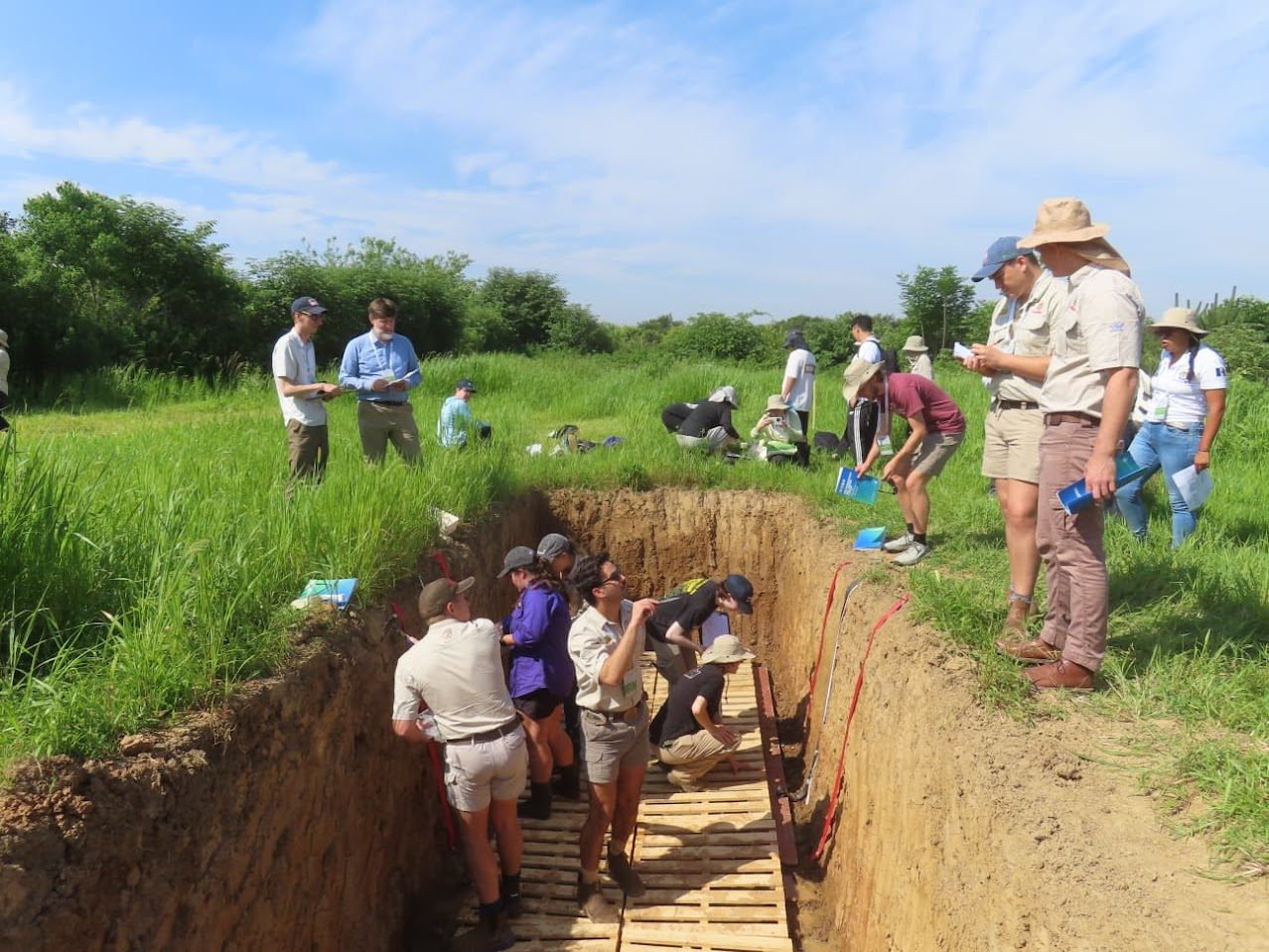 Field training near Nanjing and Jurong, 5th International Soil Judging Contest (16/21)