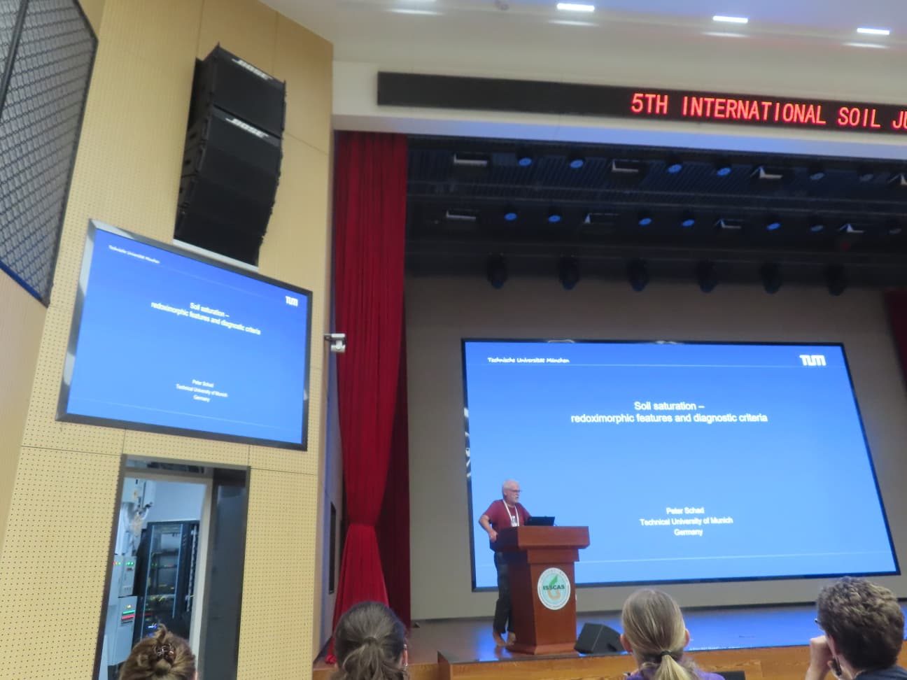 Classroom training at the 5th International Soil Judging Contest, Nanjing, China (5/9)